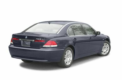 3/4 Rear Glamour  2005 BMW 745