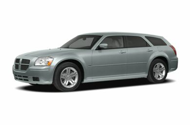 3/4 Front Glamour 2007 Dodge Magnum