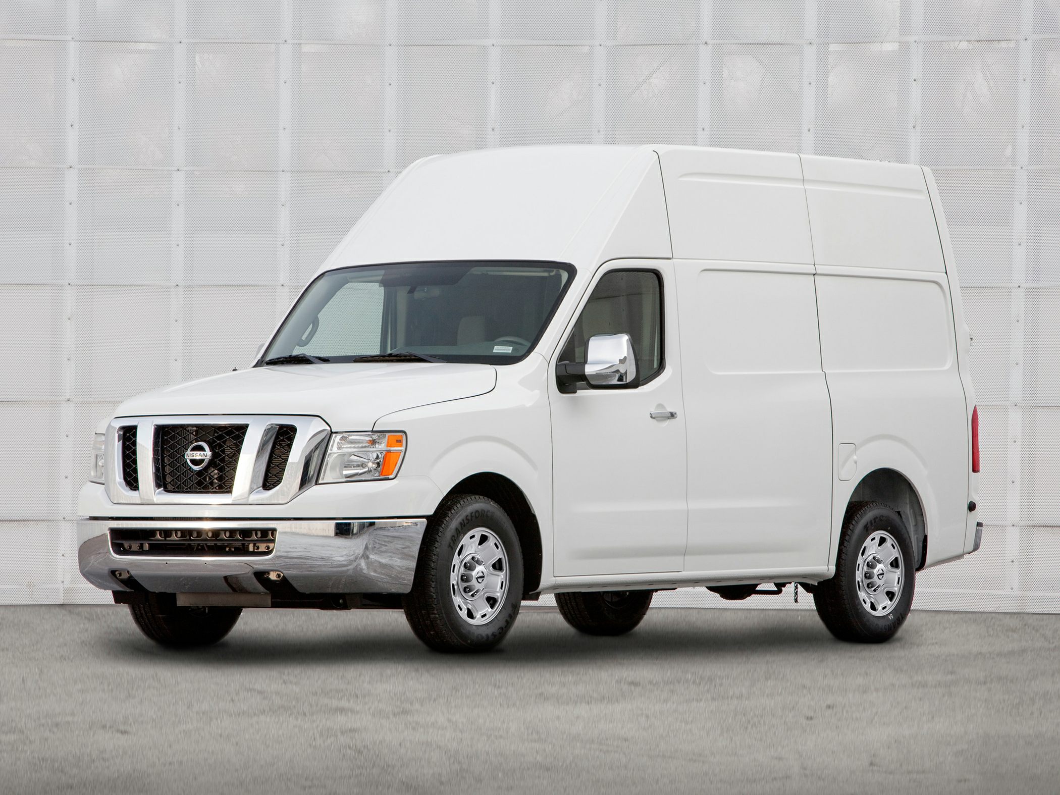 2016 Nissan NV Cargo NV3500 HD Styles & Features Highlights