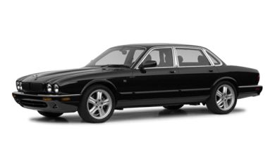 3/4 Front Glamour 2002 Jaguar XJ8
