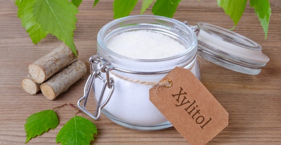 Image of a container of xylitol. 