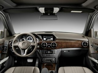 Mercedes-Benz GLK250 BlueTEC Interior