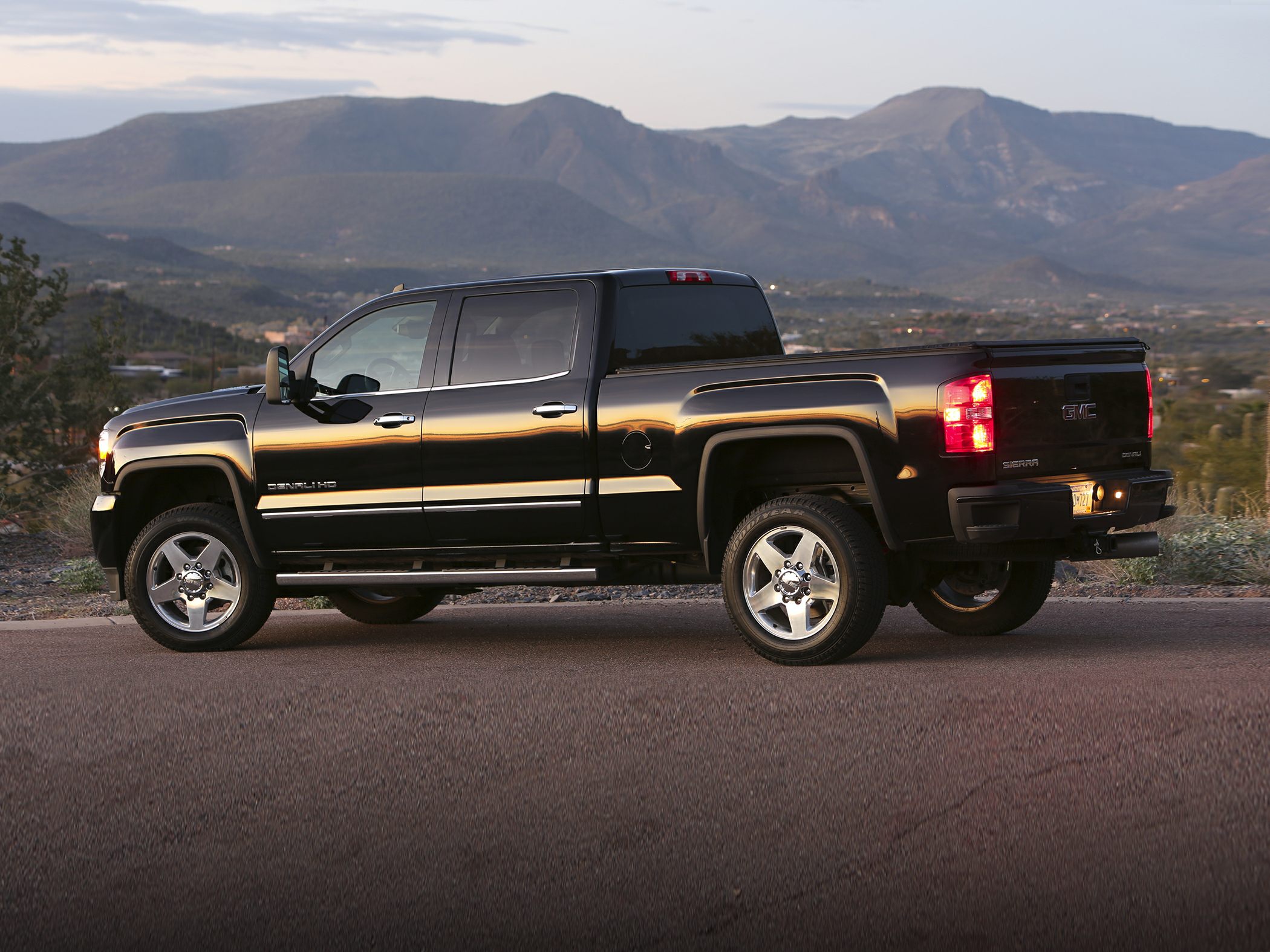 2016 GMC Sierra 2500HD Styles & Features Highlights