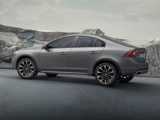 Volvo S60 Cross Country Side