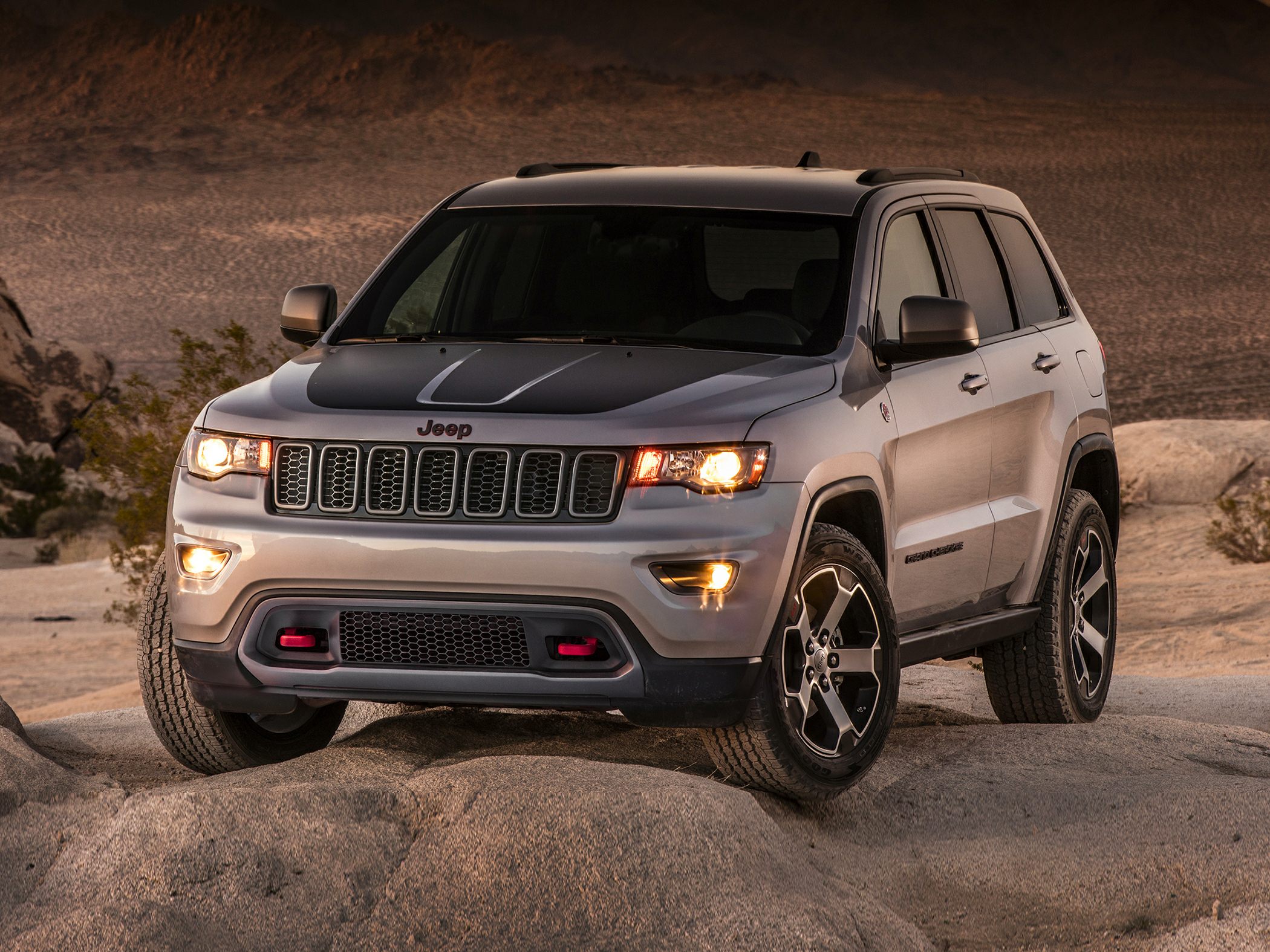2017-jeep-grand-cherokee-deals-prices-incentives-leases-overview