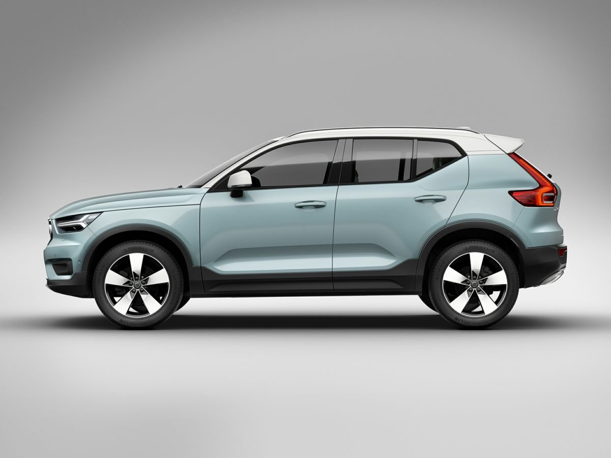 Volvo xc40 2021 года