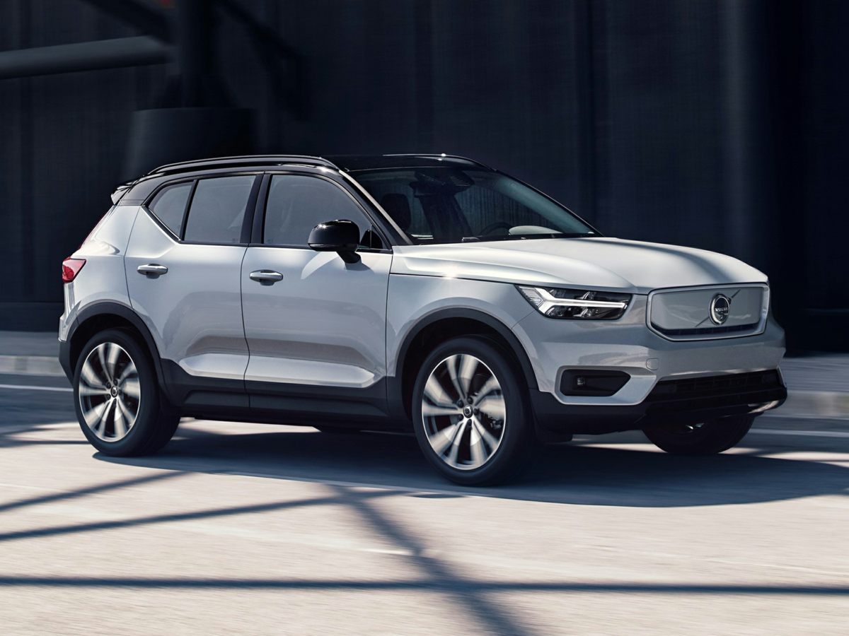 Volvo xc40 2021 года