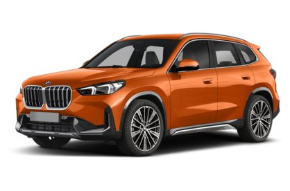 3/4 Front Glamour 2023 BMW X1