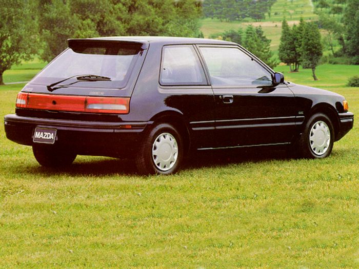 Mazda 1992. Mazda 323 bg 3 Door. Mazda familia 1992 хэтчбек. Mazda 323 хэтчбек. Мазда 323 1992г.