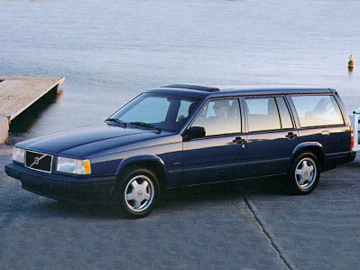 1992 Volvo 740 Specs, Safety Rating & MPG - CarsDirect