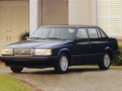 1993 Volvo 940 Specs, Safety Rating & MPG - CarsDirect