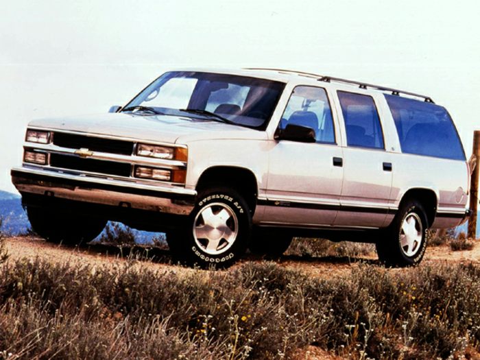 1999 Chevrolet Suburban 2500 Specs, Safety Rating & MPG - CarsDirect