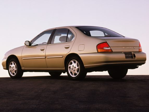 1999 Nissan Altima Pictures & Photos - CarsDirect