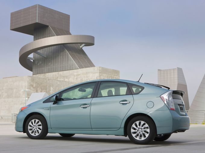 2015 Toyota Prius Plug-In Side