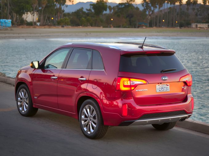 kia sorento suv lx exterior rating wheel newcars refreshed spec revealed mpg safety features longer sorry being sold 4dr drive