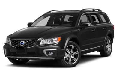 3/4 Front Glamour 2016 Volvo XC70