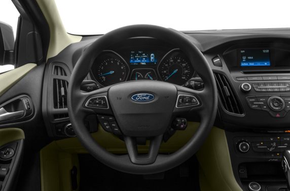 2016 Ford Focus Pictures & Photos - CarsDirect