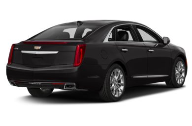 3 4 Rear Glamour 2017 Cadillac Xts