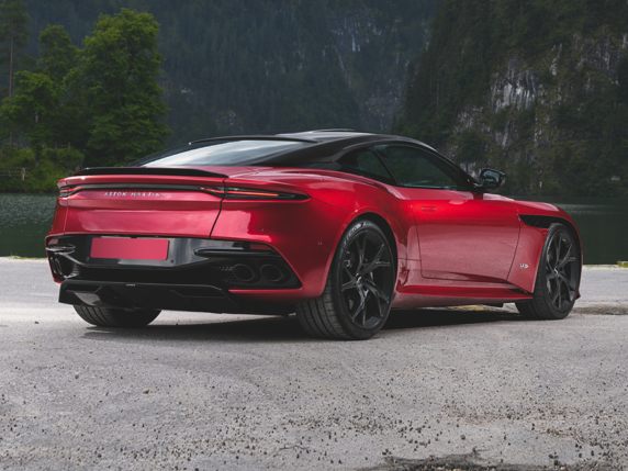 Aston martin dbs 2022