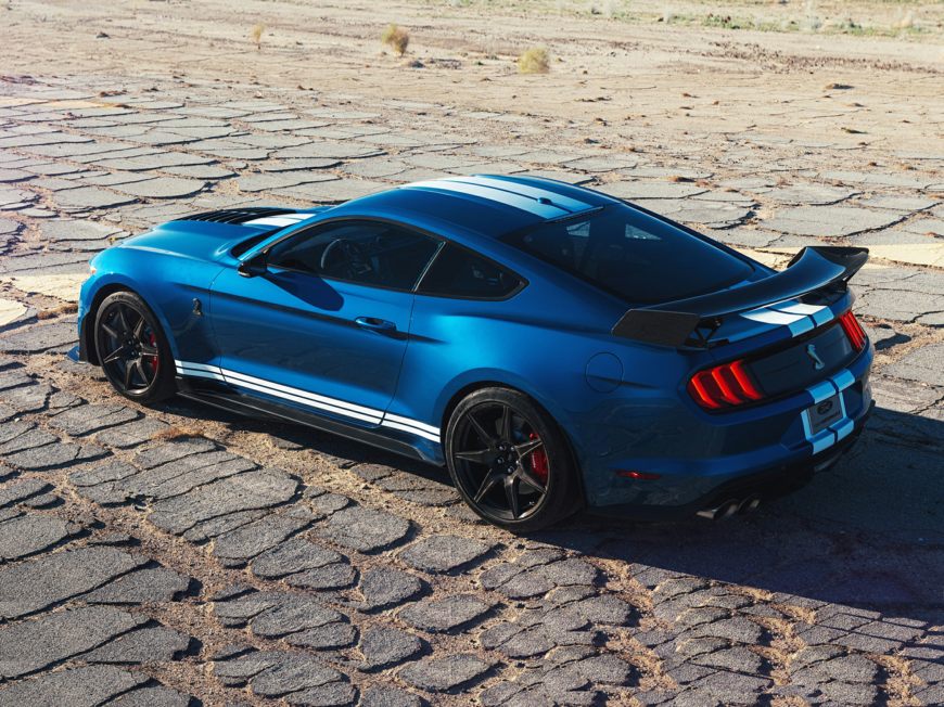 2022 ford mustang