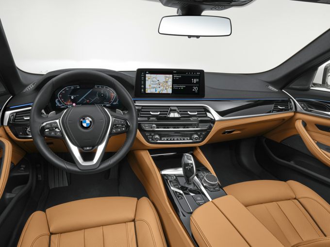 2023 BMW 5-Series Interior