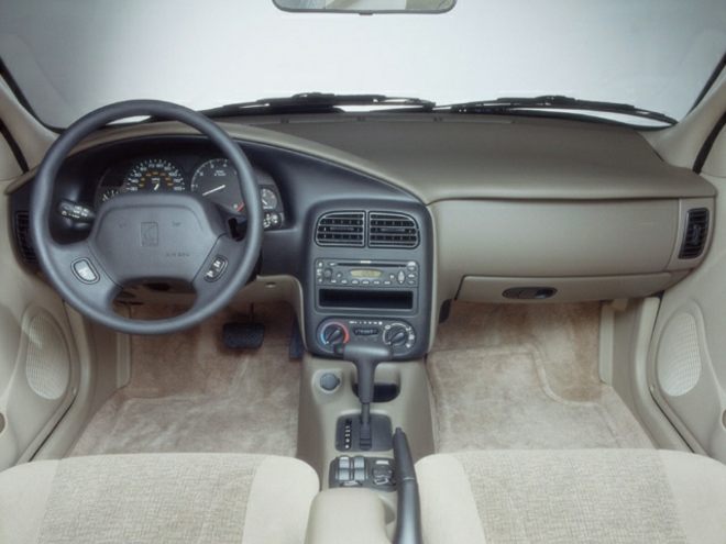 2000 Saturn SC1 Pictures