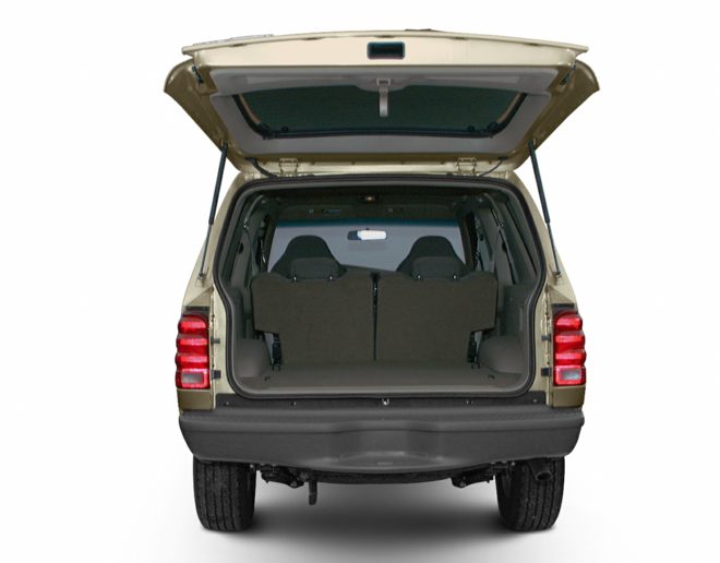 Trunk/Cargo Area/Pickup Box