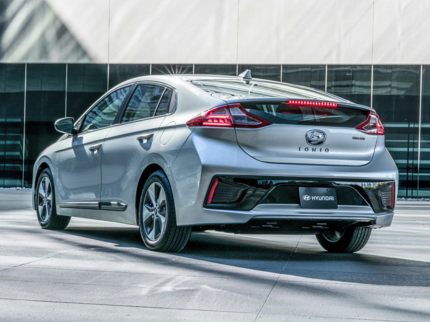 2018 Hyundai Ioniq Electric: Specs, Prices, Ratings, and Reviews