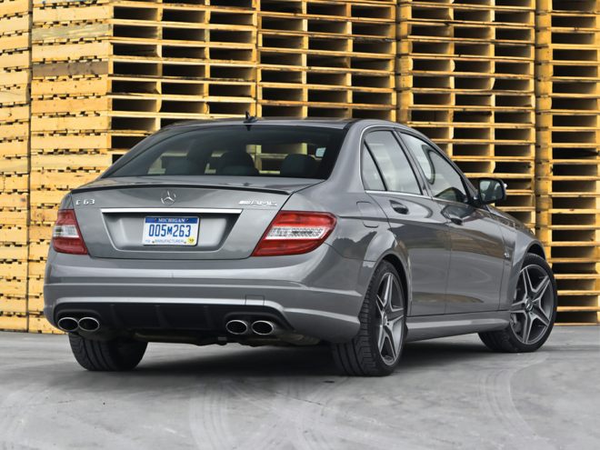 2010 Mercedes-Benz C63 AMG Pictures