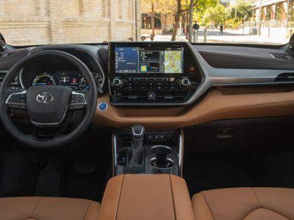 2022 Toyota Highlander Hybrid: Specs, Prices, Ratings, and Reviews