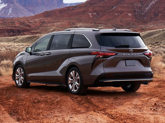 2022 toyota sienna se interior