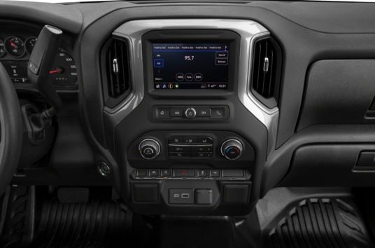 2026 Chevrolet Silverado 1500 LT interior technology