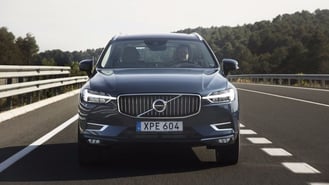2018 Volvo XC60 Lands In The Middle Of SUV Pack With 28 MPG Highway -  CarsDirect