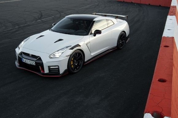 Nissan GT-R Costs