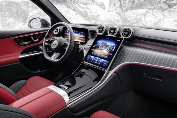 2025 Mercedes-Benz GLC PHEV Dashboard