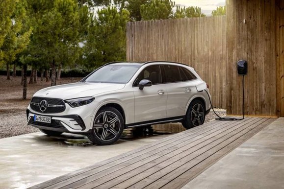 2025 Mercedes-Benz GLC PHEV