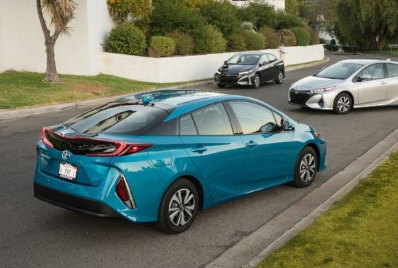 Toyota Is Testing A Solar Powered Prius Ev Carsdirect