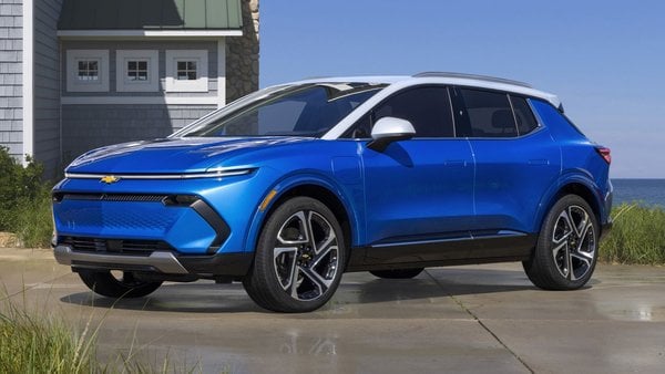 Chevrolet Equinox EV view 5