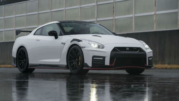 2020 Nissan GT-R Will Have Hypercar Performance,Expert Predicts