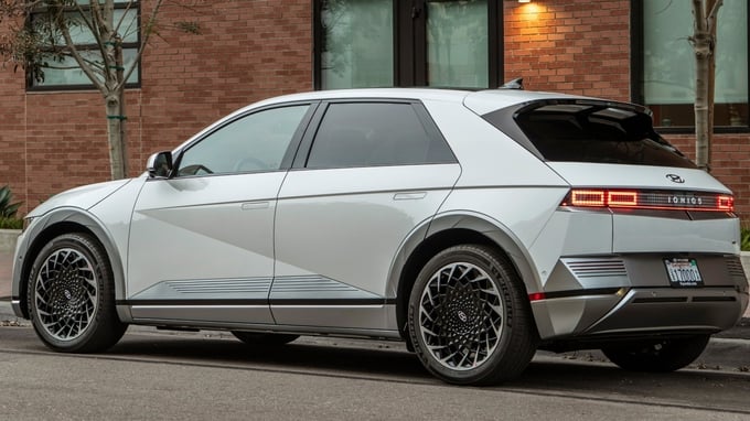 Hyundai Keeping IONIQ 5 EV Tax Credit On Leases - CarsDirect