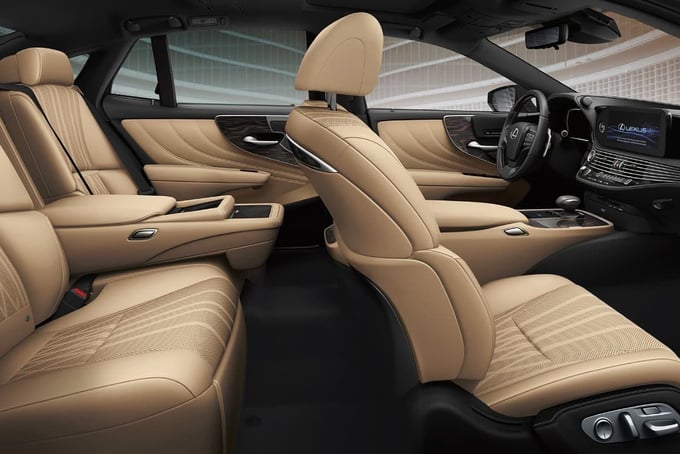 2022 Lexus LS Interior