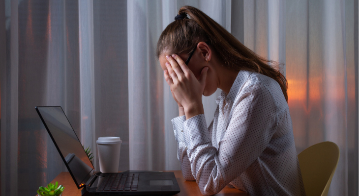 Woman experiences digital eye strain