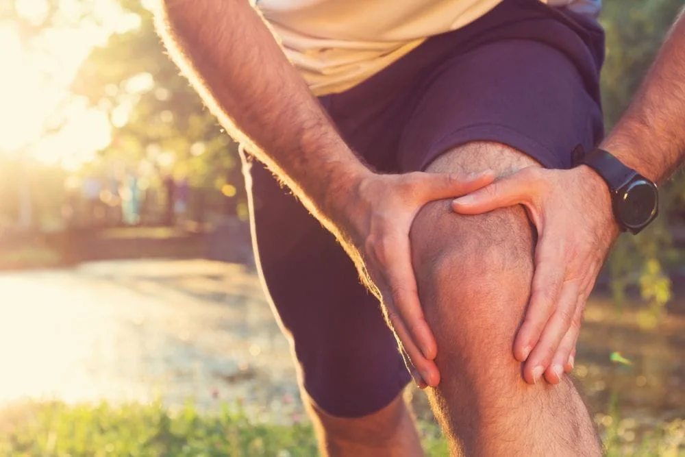 Runner suffering from knee pain