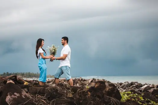 flowers couple