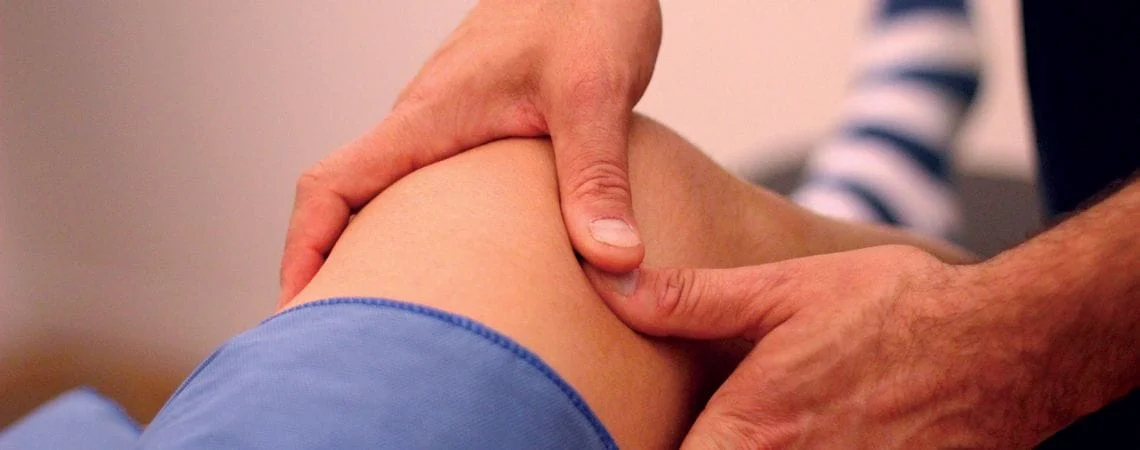 treating knee pain with physical therapy and active release technique