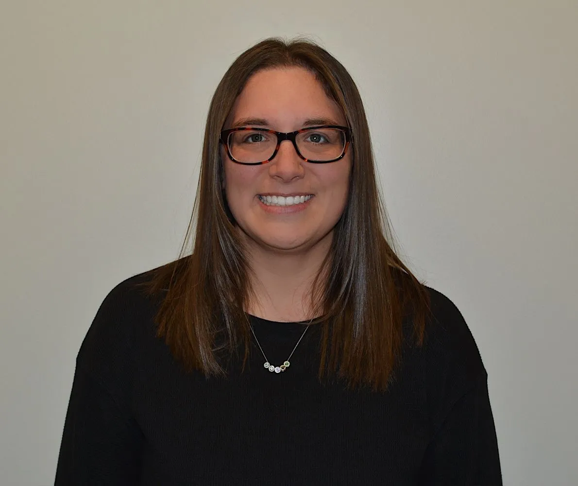 Kendra Lowman, Call Center