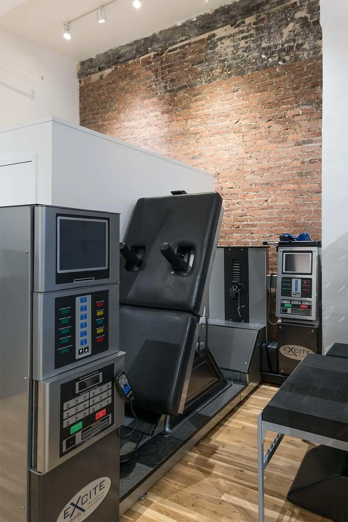 NYC Non-Surgical Spinal Decompression The DRX 9000 provides true non-surgical spinal decompression in Soho Manhattan on Broadway