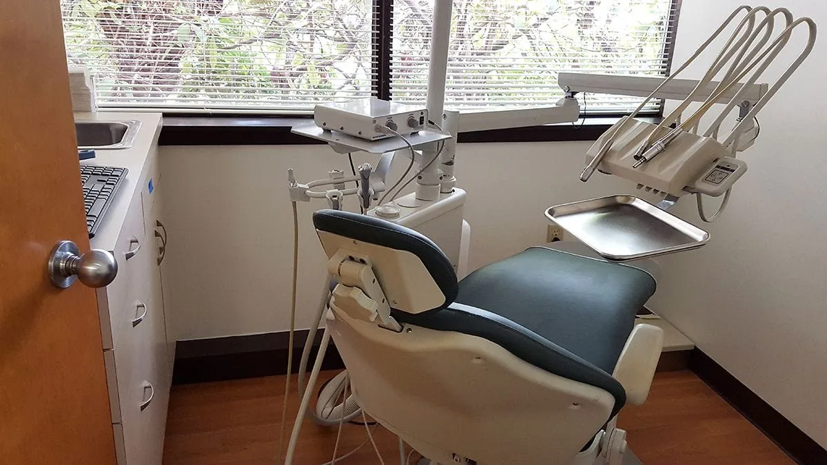 Cosmetic Dentist exam room Bridgeport