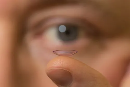 Contact_Lenses