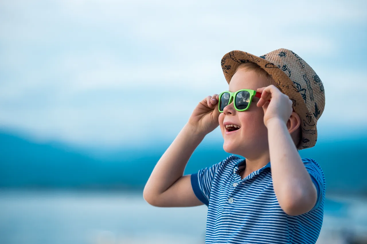 kid with sunglasses